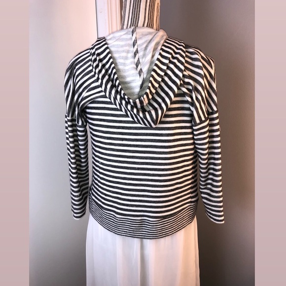 Sweater - Picture 2 of 4